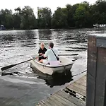 Traum Am Wasser - Romantische Erholung In Berlin